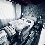 Trendy House 65 *