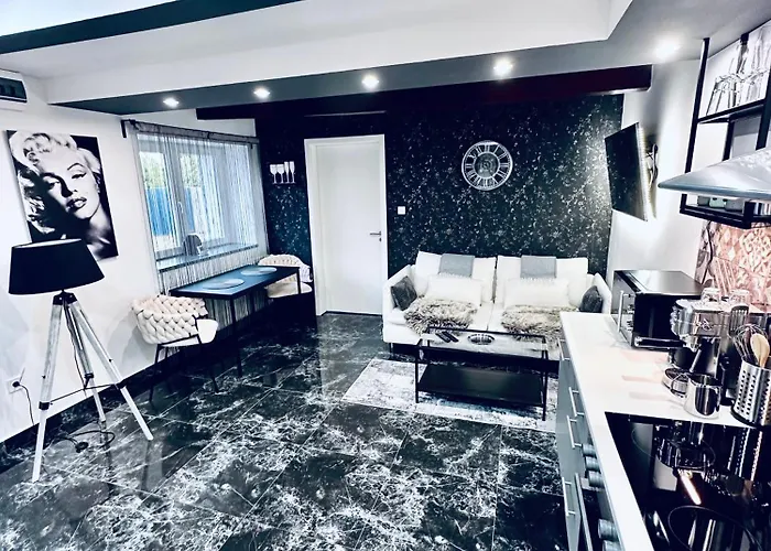 Semesterbostad Trendy House 65 Karacsond